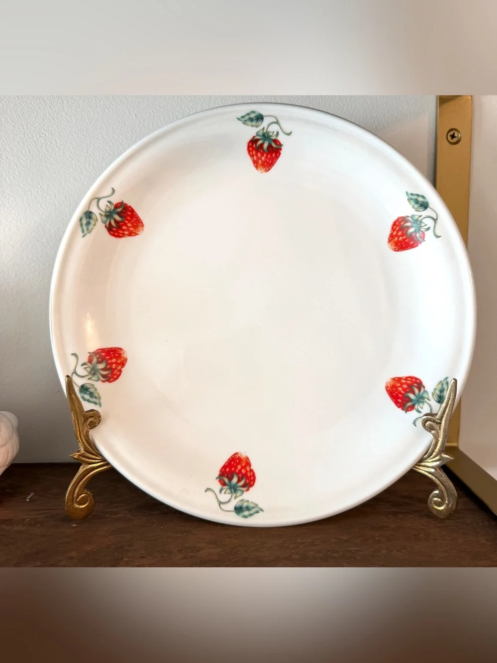 Vintage French Apilco Strawberry Plate 🍓9.5” plate